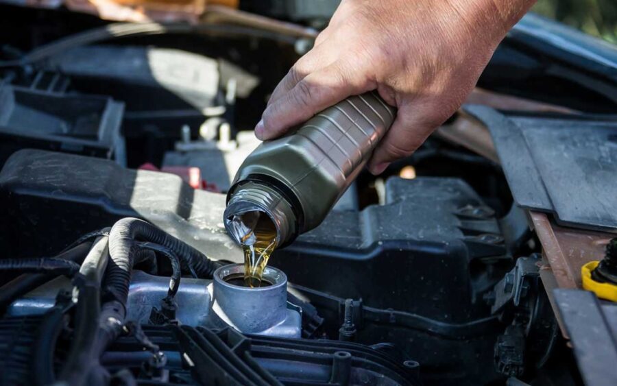 Verhoogd olieverbruik in de motor: oorzaken en oplossingen