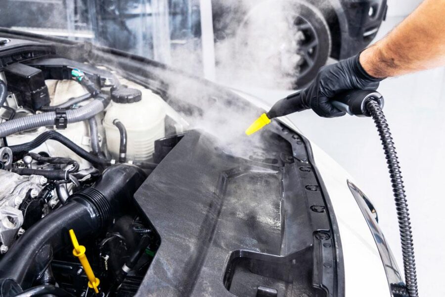 Hoe een automotor thuis wassen en of het moet of niet