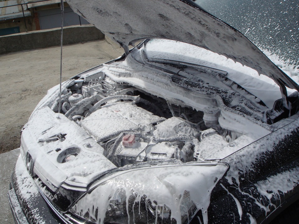 Hoe een automotor thuis wassen en of het moet of niet
