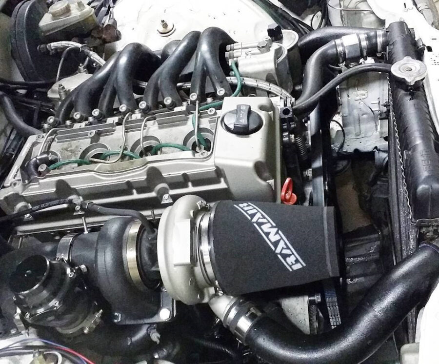 Mercedes OM604 2.0, 2.2 motor