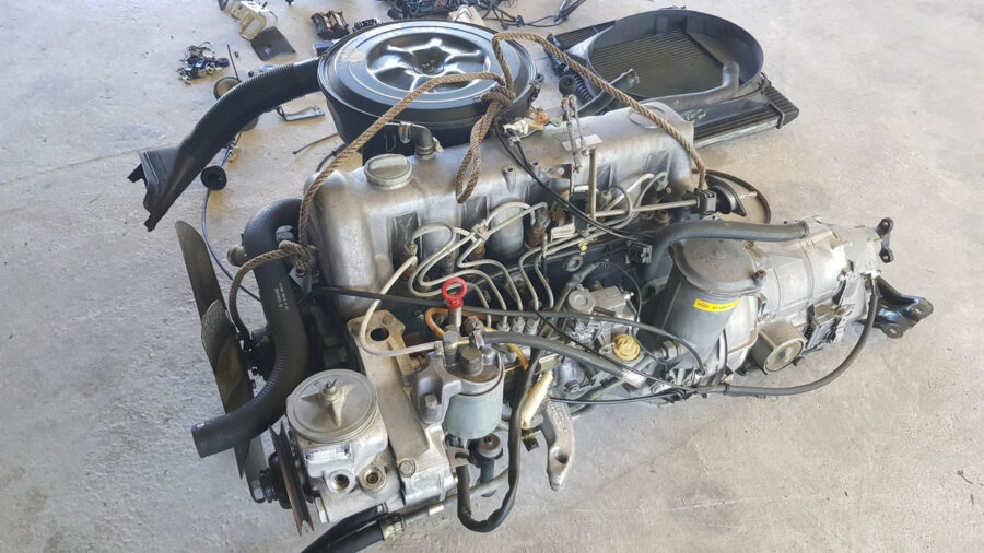 Mercedes OM617 3.0 motor